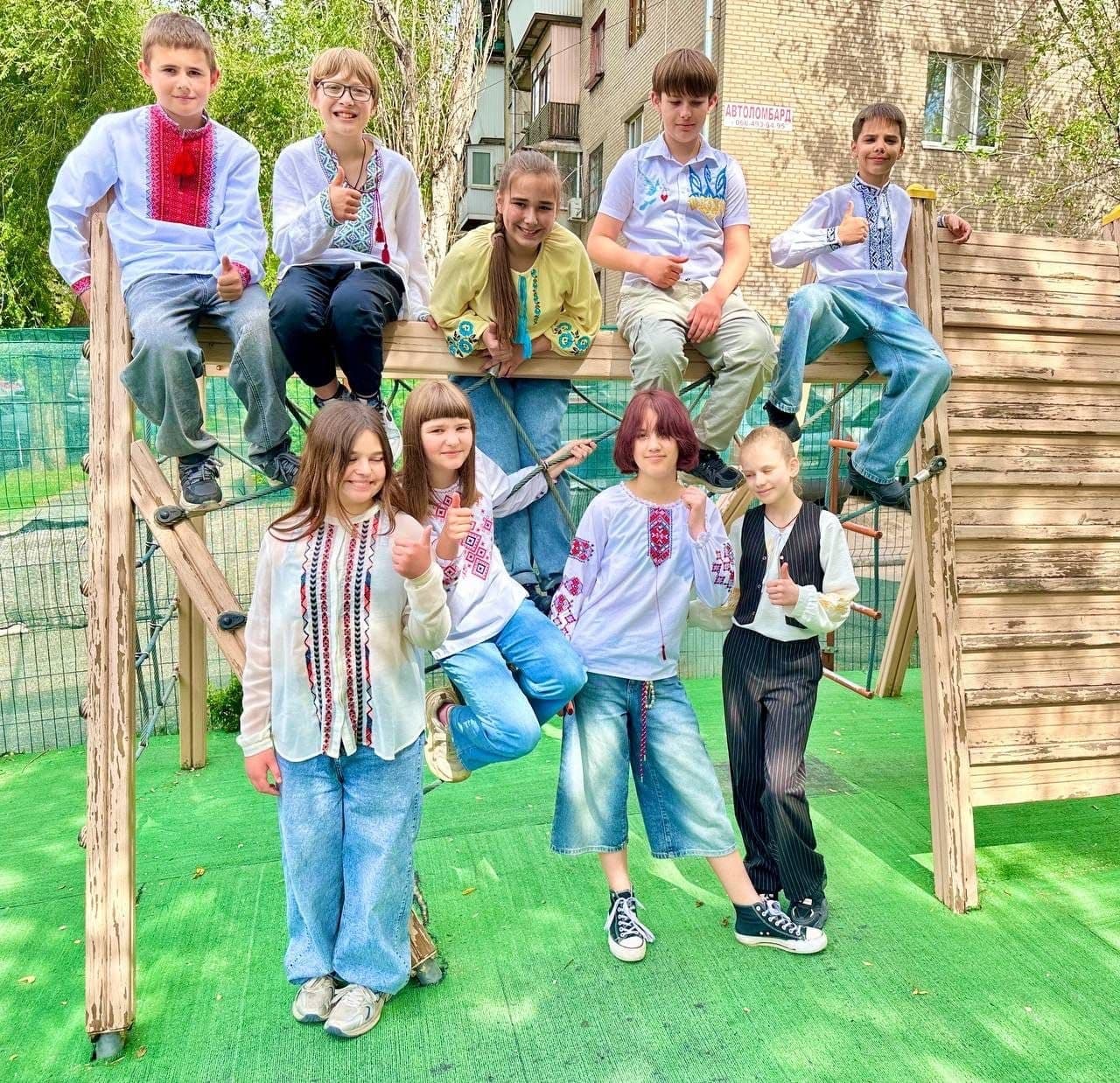 Wohltätigkeitsaktion „Gemeinsam zurück in die Schule“ für Kinder in der Ukraine