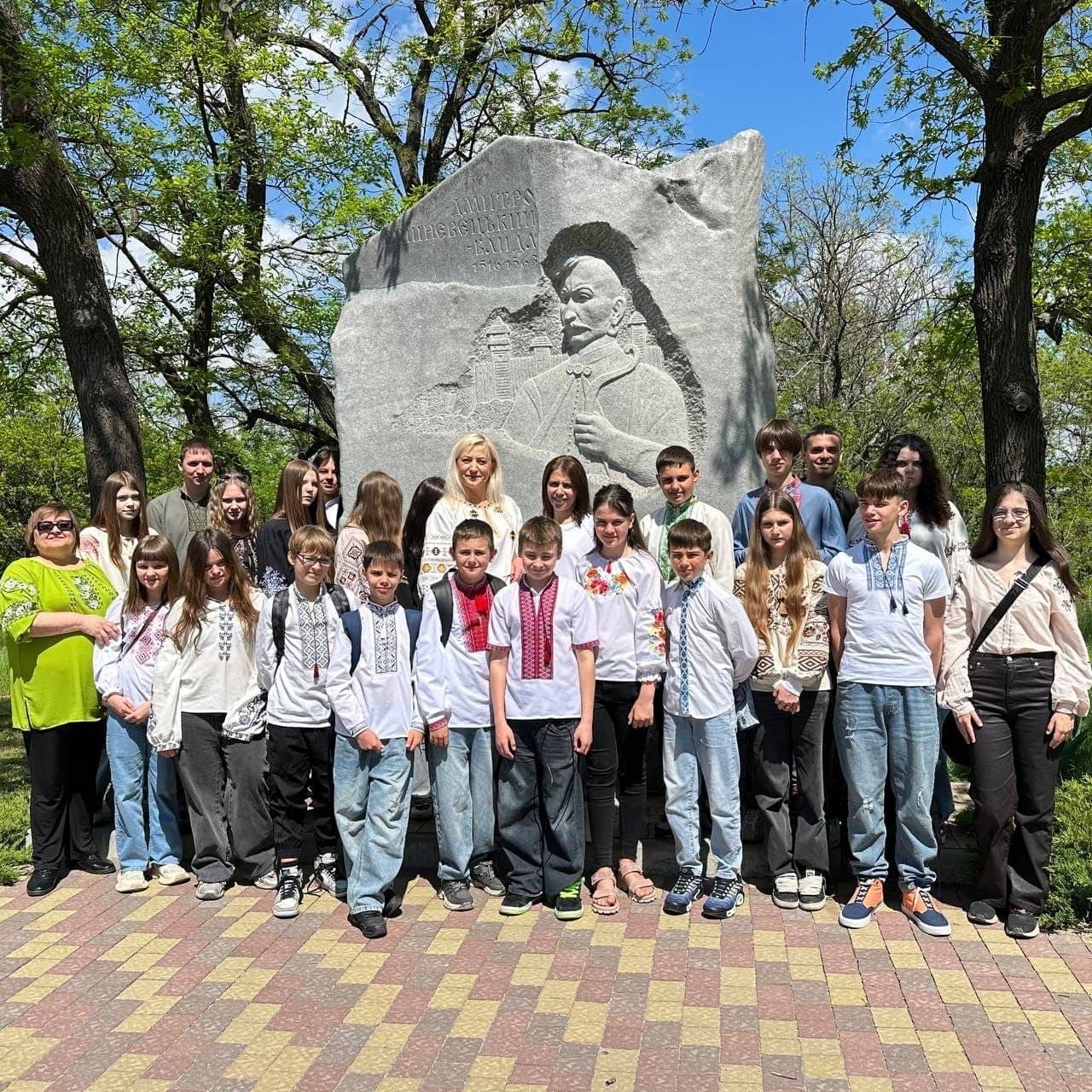 Wohltätigkeitsaktion „Gemeinsam zurück in die Schule“ für Kinder in der Ukraine